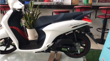 Cận cảnh Yamaha Janus 2021 bản giới hạn tại đại lý: 'Lấn át' Honda Vision 2021, giá chỉ 31,99 triệu
