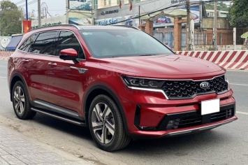 Đối thủ Hyundai SantaFe giảm giá xuống mức thấp kỉ lục, rẻ hơn cả trăm triệu đồng tại đại lý