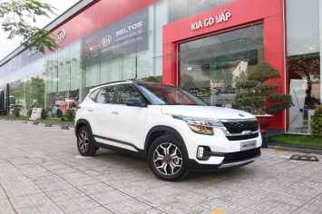 Kia Seltos bất ngờ có thêm phiên bản mới cho khách Việt: Bổ sung trang bị, giá chỉ 709 triệu đồng