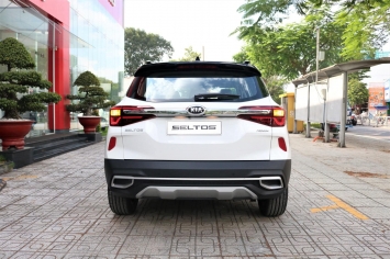 Kia Seltos bất ngờ có thêm phiên bản mới cho khách Việt: Bổ sung trang bị, giá chỉ 709 triệu đồng