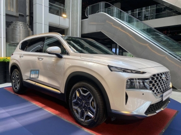 Hyundai SantaFe 2021 giảm giá đầu tháng 8, mức giá mới cạnh tranh cực gắt với Toyota Fortuner