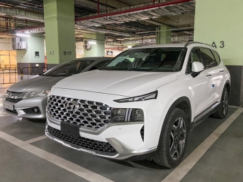 Hyundai SantaFe 2021 giảm giá đầu tháng 8, mức giá mới cạnh tranh cực gắt với Toyota Fortuner