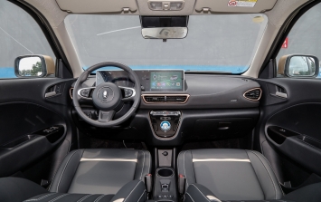 Cận cảnh mẫu ô tô giá 270 triệu chuẩn bị về Việt Nam, thiết kế so kè với Hyundai Grand i10