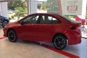 Toyota Corolla Altis 2022 bản thể thao về đại lý với giá 457 triệu, diện mạo đẹp lấn át Kia Cerato