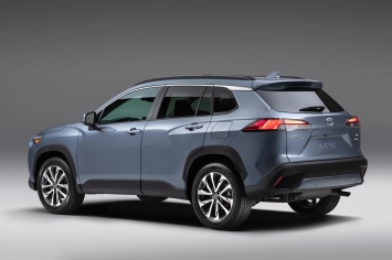 Toyota Corolla Cross 2022 bất ngờ lộ diện thực tế trước thềm ra mắt, thiết kế khác lạ gây sốt