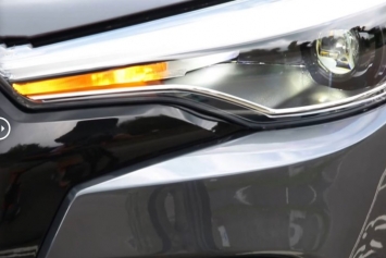 Toyota Corolla Cross 2022 bản thể thao về đại lý với giá 719 triệu, thiết kế khiến khách Việt mê mẩn
