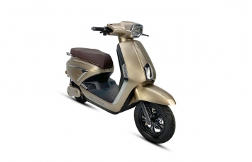 Cận cảnh mẫu xe ga đang khiến dân tình phát sốt: Rẻ ngang Honda LEAD 2022, thiết kế sang trọng