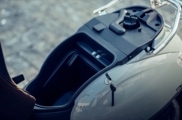 Honda bất ngờ ra mắt mẫu xe ga cổ điển mới: Thiết kế đẹp lấn át Honda Vision, giá chưa đến 29 triệu