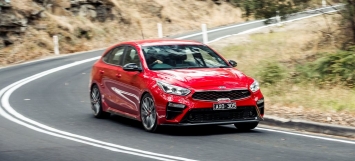 Kia Cerato giảm giá
