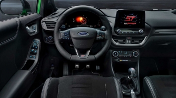SUV cỡ nhỏ Ford Puma ST 2021