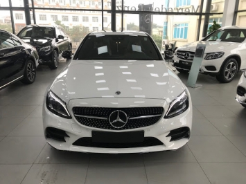Mercedes-Benz giảm giá