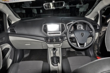 Xe ô tô giá rẻ Proton Persona
