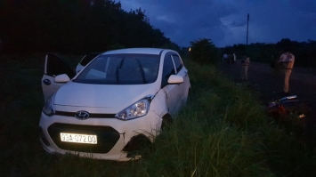 Bình Phước: Xe Hyundai bất ngờ tông trúng 3 cha con, bé trai 7 tuổi tử vong thương tâm ảnh 1
