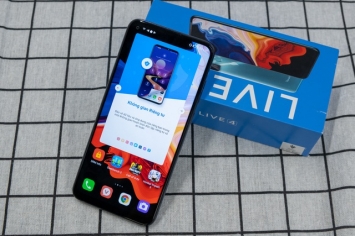 Tỷ phú Phạm Nhật Vượng nhận tin vui lớn: Vingroup tẩu tán 10.000 chiếc Vsmart Live 4 trong 3 ngày ảnh 1