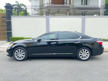 Xế hộp Lexus cũ giảm sốc hơn 2 tỷ, giá rẻ hơn cả Toyota Camry mới ‘đập hộp’ ảnh 1
