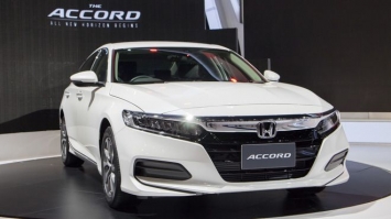 Ô tô nhập khẩu ồ ạt giảm sốc tới 200 triệu: Honda CR-V, Ford Everest, Subaru thi nhau ‘chào hàng' ảnh 1