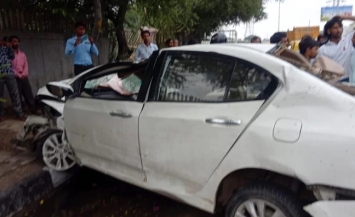 Honda City gặp tai nạn