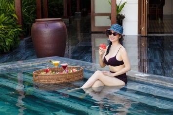 Chi-dai-cua-dan-chan-dai-tung-duoc-dang-le-nguyen-vu-dua-don-khoe-body-nong-bong-u50-vuot-mat-ngoc-trinh-4