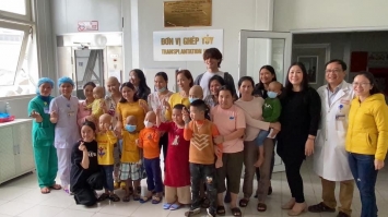 Nsnd-hong-van-xot-xa-keu-troi-khong-kim-duoc-nuoc-mat-khi-nhin-thay-canh-tuong-qua-dau-long-o-hue-3