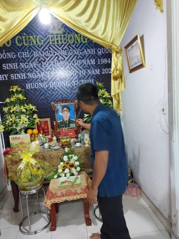 Huong-giang-va-matt-liu-den-nha-rieng-vieng-cac-chien-sy-hy-sinh-trong-dot-chong-lu-3
