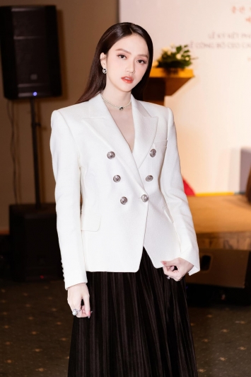 Huong-giang-thong-bao-tai-khoan-tik-tok-dat-3-trieu-follow-cdm-thi-nhau-chuc-mung