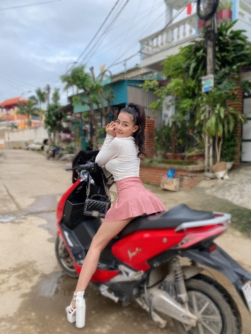Luong-bang-quang-tung-loat-anh-ngan-98-tao-dang-phan-cam-3