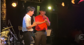 Truoc-su-chung-kien-cua-ban-be-ngoi-kien-huy-da-trao-nhan-cho-1nguoi-danh-tinh-khien-ai-cung-bat-ngo