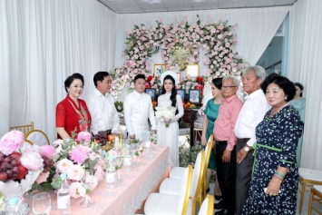 Sau-le-dinh-hon-cu-dan-mang-khong-the-tim-ra-tai-khoan-mxh-con-dau-ba-nguyen-phuong-hang-1