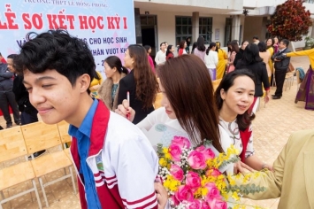 Loat-anh-nha-phuong-bi-chup-len-o-doi-thuong-2