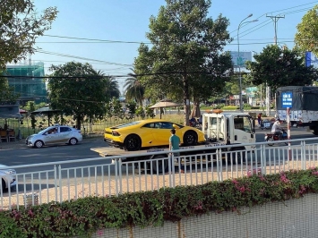 Chiêm ngưỡng siêu phẩm Lamborghini với màu độc nhất giá gần 20 tỷ của chủ nhân ở Cần Thơ