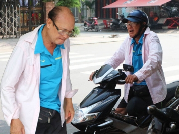 Vua-boc-tran-bang-nhom-chiphoi-showbiz-chong-cu-le-giang-bat-ngo-noi-thang-ve-on-ao-cua-phi-nhung