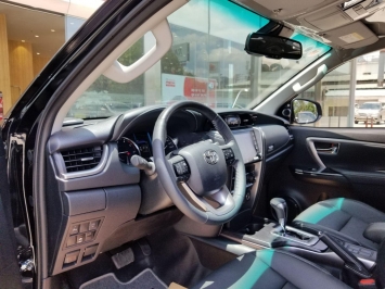 Ngỡ ngàng trước chiếc Toyota Fortuner 2021 có giá không tưởng, dân tình giật mình khi biết lý do ảnh 3
