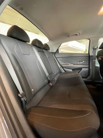 Hyundai Elantra 2021 lộ diện bản giá rẻ, thấp hơn Toyota Camry 200 triệu, diện mạo ăn đứt Civic ảnh 1