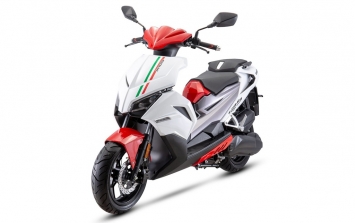 Đối thủ Honda Air Blade 150 lộ diện: Ngoại hình hầm hố, trang bị ngập tràn 'đốn tim' dân tình ảnh 1