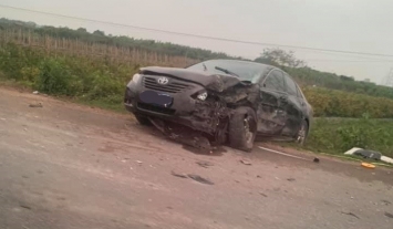 Toyota Camry bị container tông cuốn phăng sườn trái, lý do gây tai nạn khiến ai cũng giật mình! ảnh 2