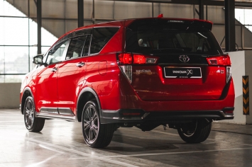 Cận cảnh Toyota Innova 2021 bản cao nhất, ‘hành’ Mitsubishi Xpander ‘lên bờ xuống ruộng’ ảnh 2