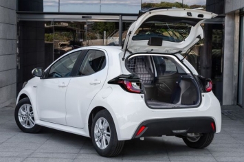 ‘Kẻ thế chân’ Kia Morning 2021 lộ diện với giá không tưởng, trang bị khủng ăn đứt Hyundai Grand i10 ảnh 1