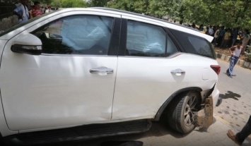 Toyota Fortuner gặp tai nạn