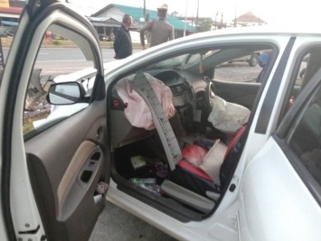 Toyota Vios gặp tai nạn