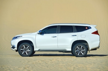 Mitsubishi Pajero Sport 2020 giảm giá