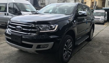 Ford Everest 2020 giảm giá