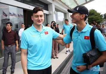 Ông Park điền tên Đặng Văn Lâm, gạch tên 10 cầu thủ ĐT Việt Nam trước ngày lên đường tham dự VLWC