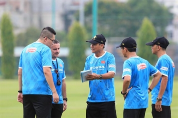 ĐT Việt Nam hưởng 'đặc cách' từ FIFA, VFF giữ chân 'người hùng World Cup' với bản hợp đồng lịch sử?