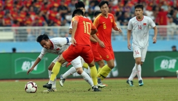 vong-loai-world-cup-2022-nhung-thuan-loi-neu-doi-tuyen-viet-nam-gap-trung-quoc-tren-san-trung-lap