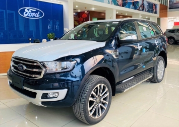 Ford Everest giảm giá 200 triệu
