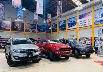 Ford Everest giảm giá 200 triệu