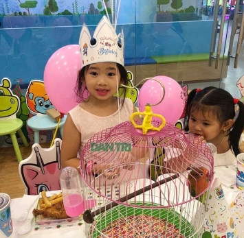 Hoa hậu Mai Phương Thuý tổ chức sinh nhật cho quán cơm  Báo điện tử An  ninh Thủ đô