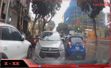 Video Cai Kết E Chề Của Toyota Innova đi Ngược Chiều Con Nhay Pha Cướp đường