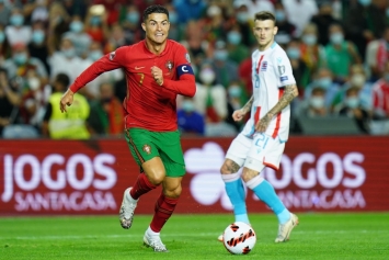 Tin bóng đá quốc tế 13/10: Ronaldo lập siêu kỷ lục, đội thứ 2 có vé dự VCK World Cup 2022