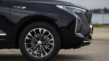 Mẫu SUV cỡ B 'đối đầu' Kia Seltos chính thức mở bán: Trang bị ngập tràn, giá từ 594 triệu